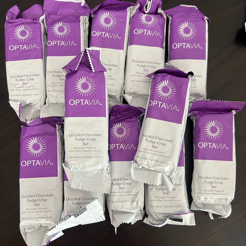 OPTAVIA Drizzled Chocolate Fudge Crisp Bars - Purple and White